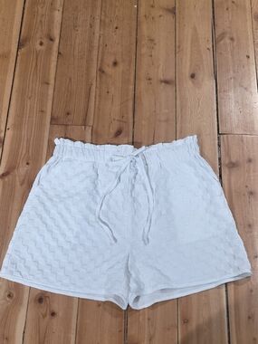 DAVI & DANI White High-Waist Textured Drawstring Shorts
